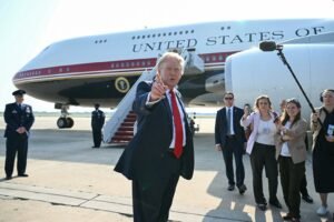 Ingresos de Trump superan 2,200 mdd en 2025 por criptomonedas y fondos extranjeros