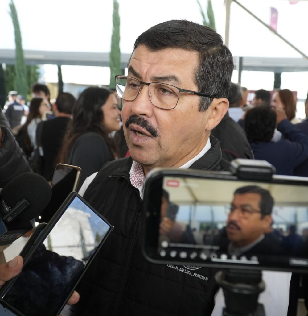 Dámaso Anaya descarta cargos políticos y prioriza la UAT