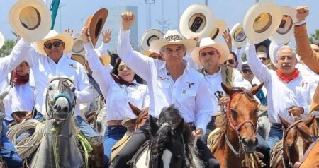 Más de 2,000 jinetes celebran Cabalgata de la Unidad en Tamaulipas