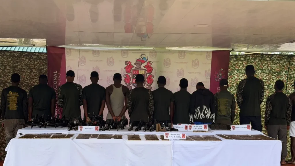 Se entregan 16 disidentes armados de la CNEB en Tumaco, Nariño