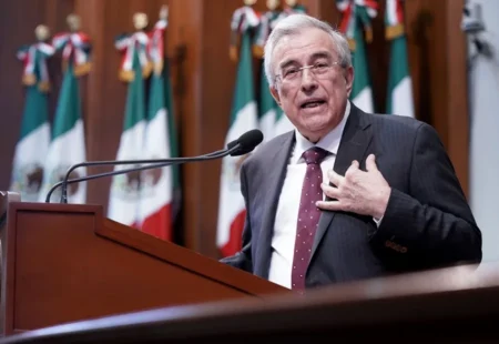 Gobernador de Sinaloa retoma cargo tras descartar nexos narco