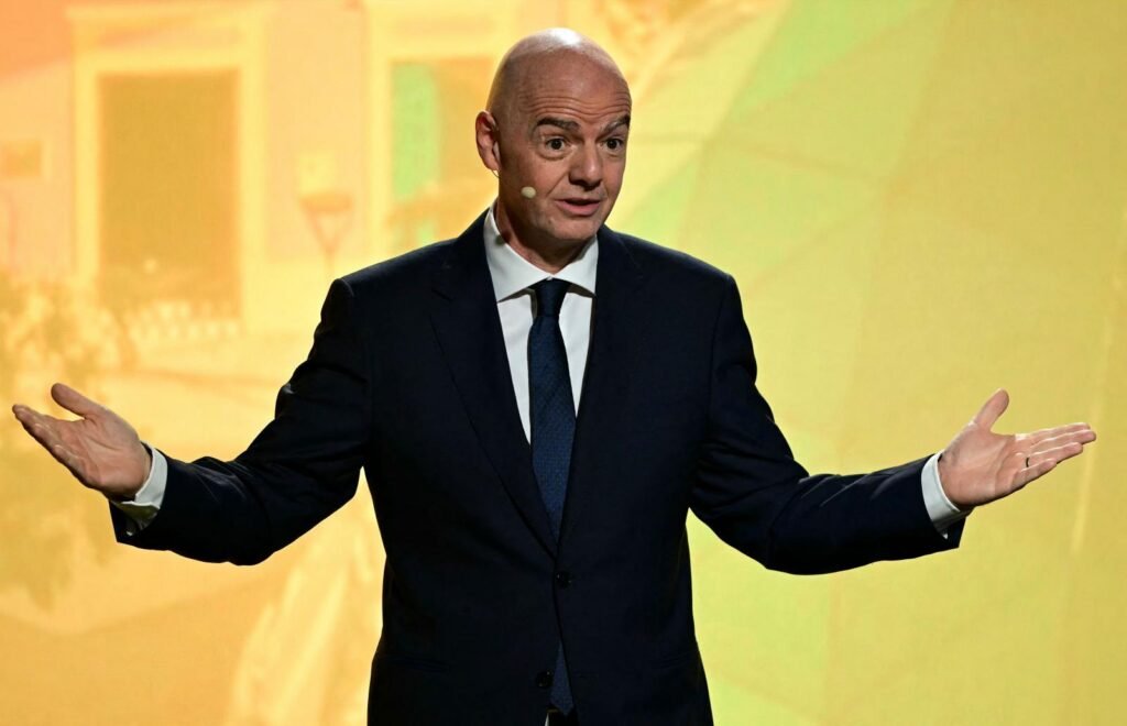 Infantino propone final del Mundial 2030 en Marruecos para sumar apoyo