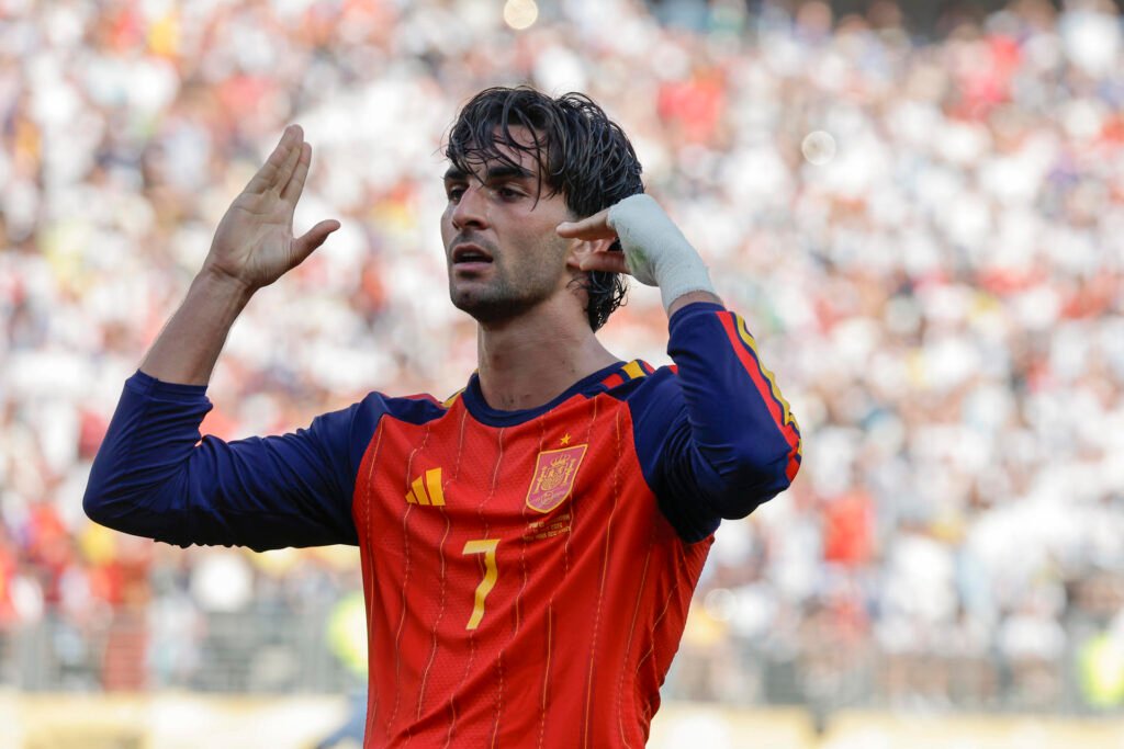 Barcelona rechaza oferta del PSG por Ferran Torres