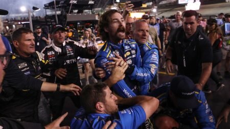 NASCAR no sancionará pelea entre Hocevar y Blaney en Bristol
