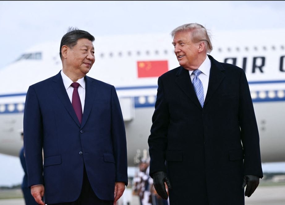 Trump recibe a Xi Jinping en Andrews en visita oficial a EE UU Trump recibe a Xi Jinping en Andrews en visita oficial a EE UU