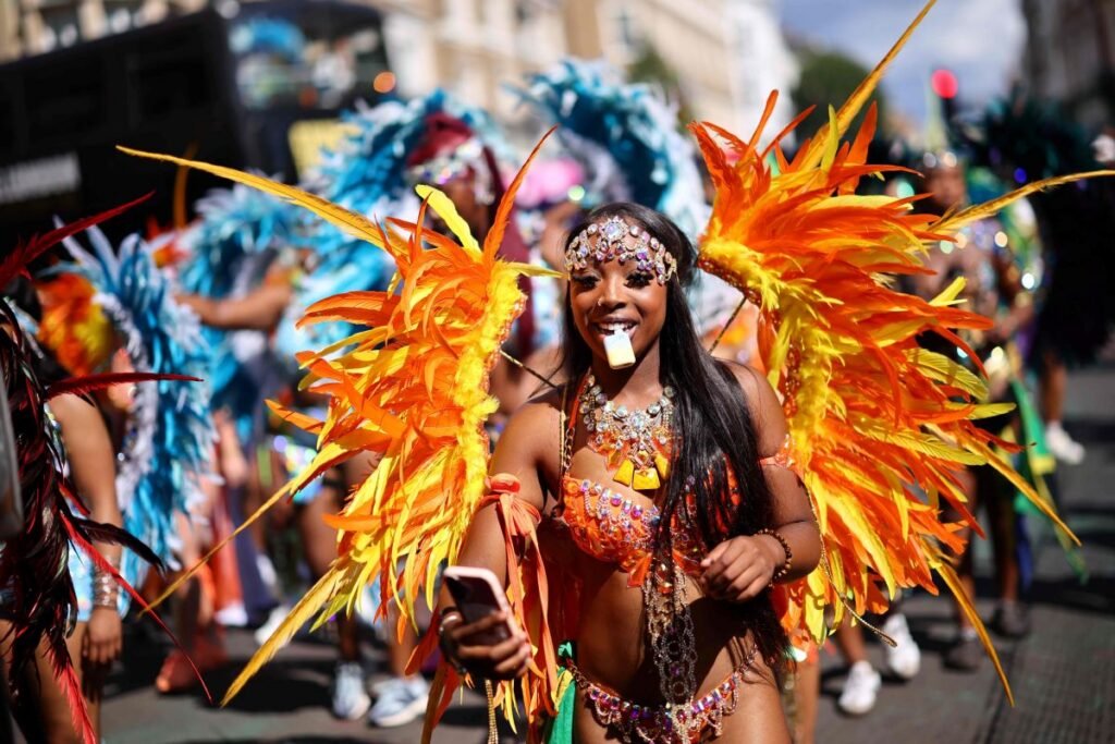 Carnaval de Notting Hill celebra 60 años con homenaje a Tenerife