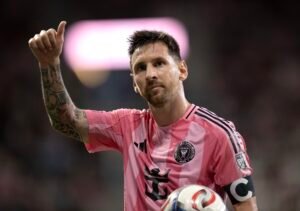 Messi y Ronaldo reavivan su rivalidad como dueños en LaLiga2