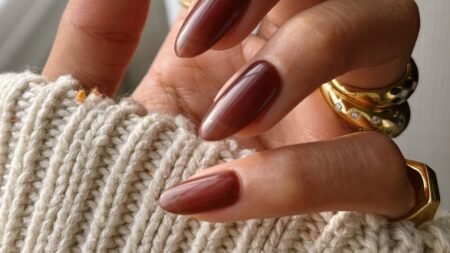 Manicura capuchino, la tendencia en uñas para otoño 2026