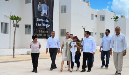 Entregan 432 viviendas y liquidan créditos en Umán, Yucatán