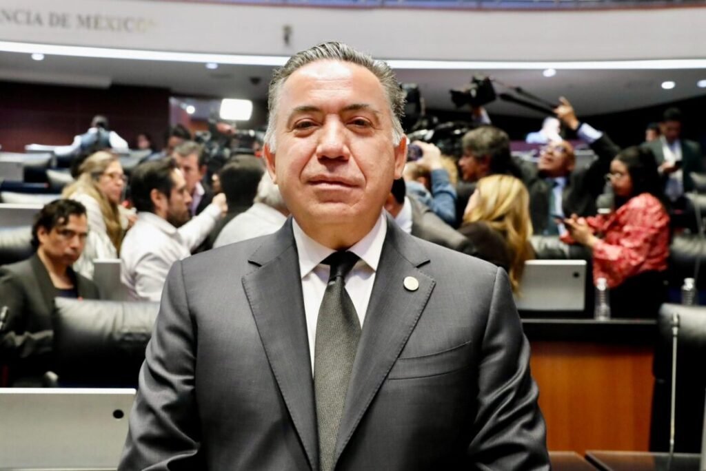 Morena remueve a Inzunza de Comisión tras acusación en EU