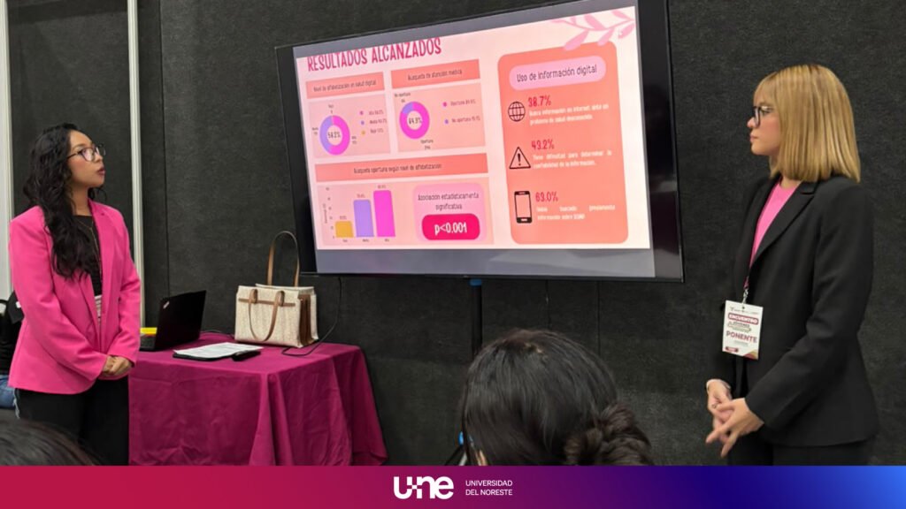 Alumnas de la UNE reciben premio por investigación en salud digital