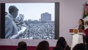 Sheinbaum rinde homenaje a Cuauhtémoc Cárdenas en Palacio Nacional