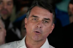 Demócratas piden aclarar visa de Flávio Bolsonaro en EE. UU.